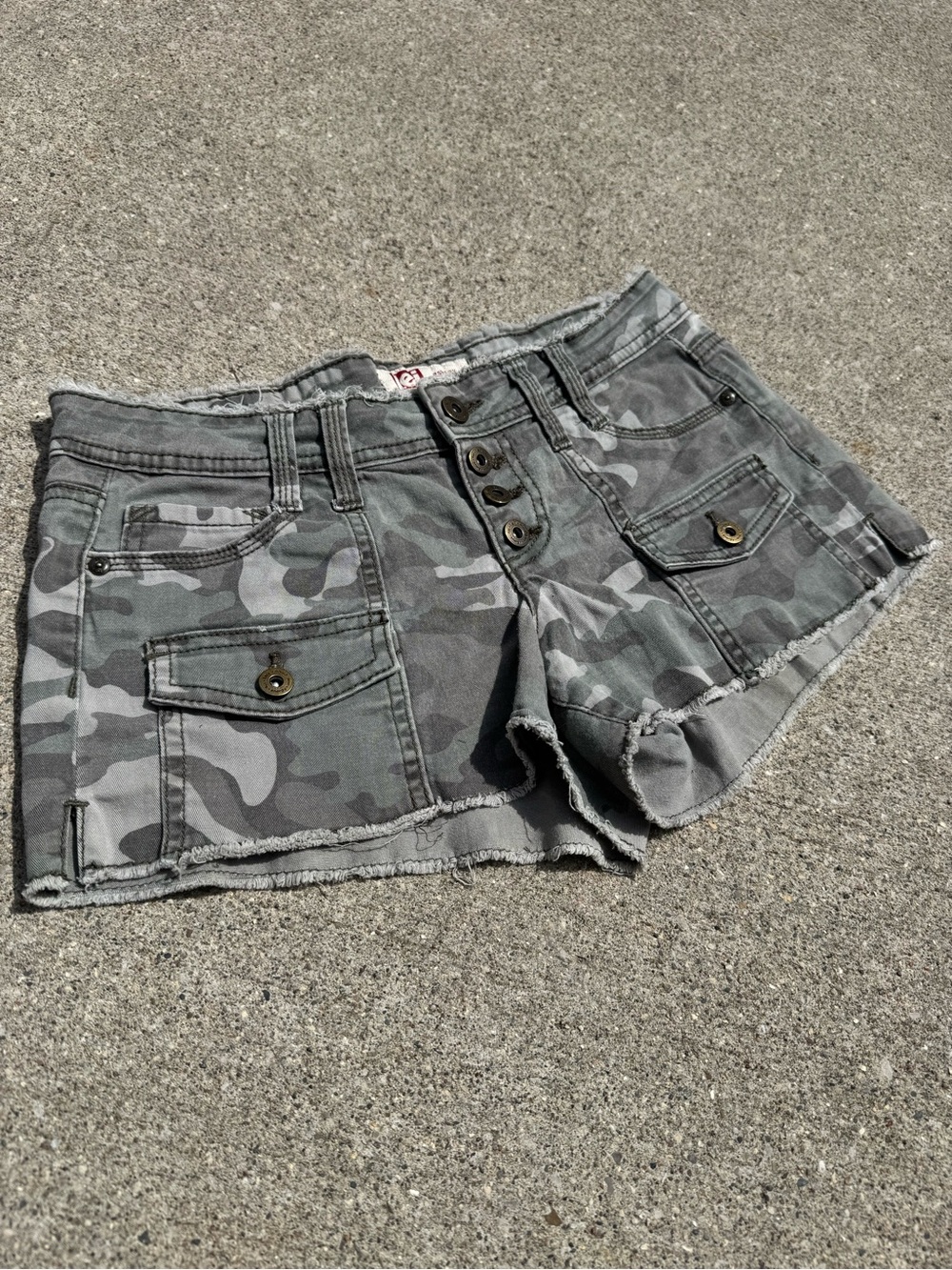 lei Gray Camouflage Button-Front Cargo Jean Shorts